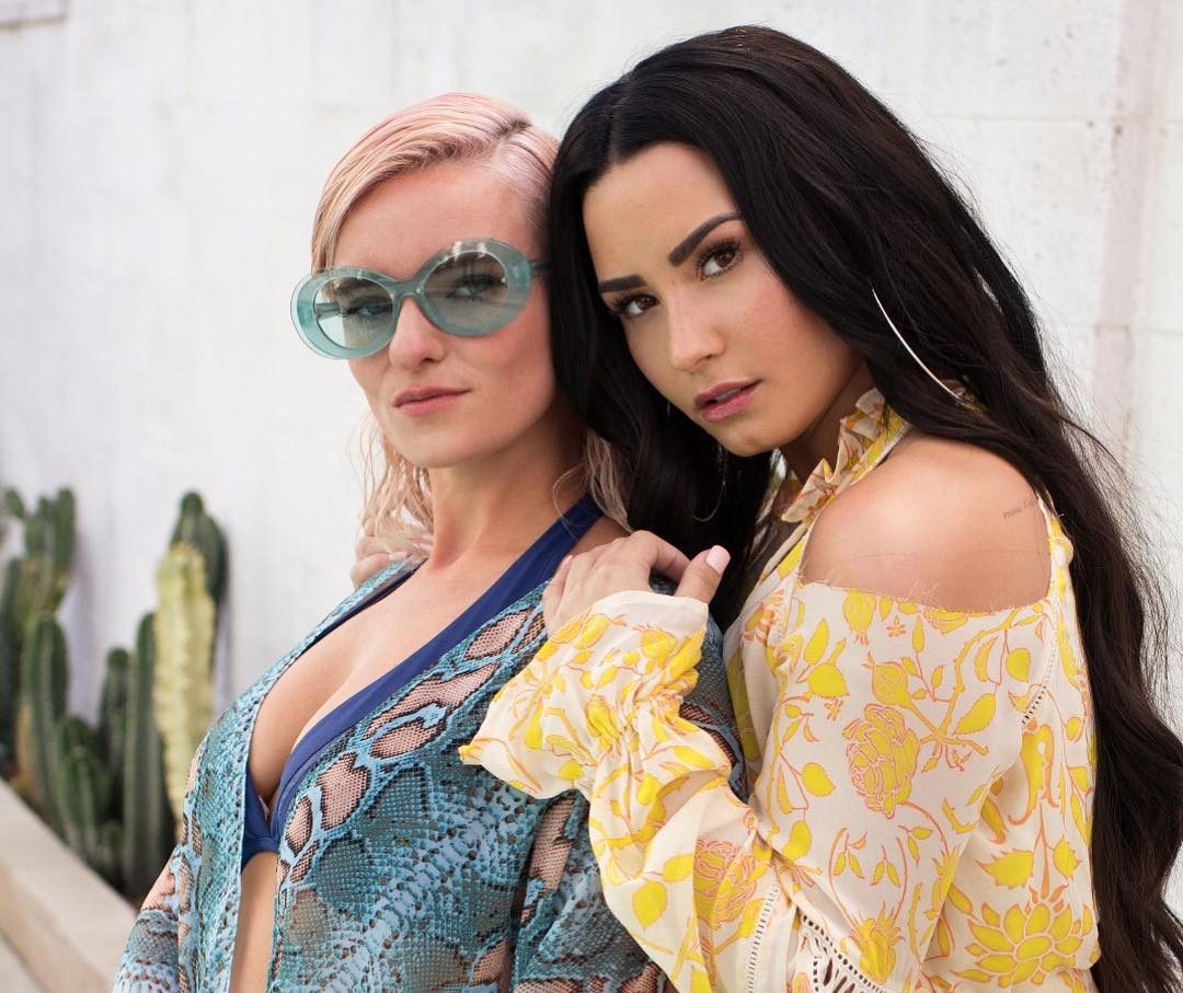 Clean Bandit e Demi Lovato. Foto: Reprodução/Instagram