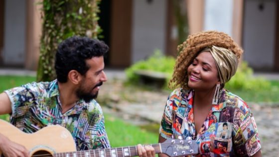 Os cantores Felipe Cordeiro e Gaby Amarantos em “Ventos Que Sopram — Pará” (crédito: Divulgação/Curta!)