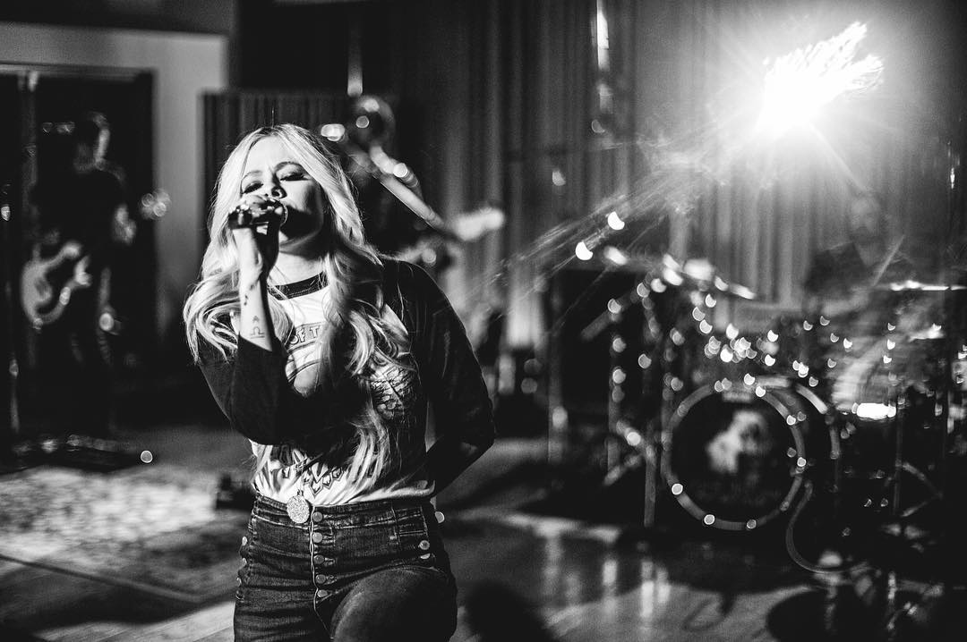 Avril Lavigne. Foto: Reprodução/Instagram (@avrillavigne)