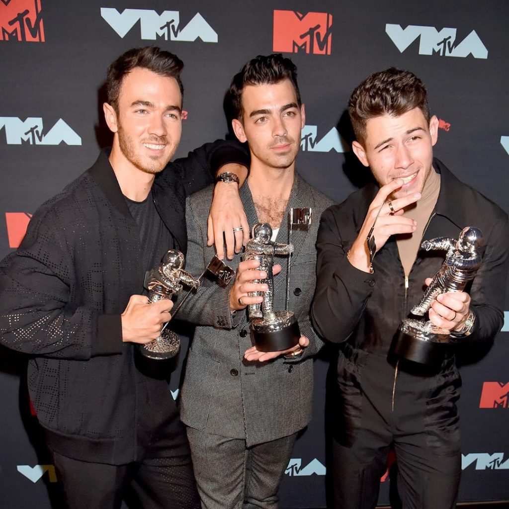 Jonas Brothers. Foto: Reprodução/Instagram (@vmas)