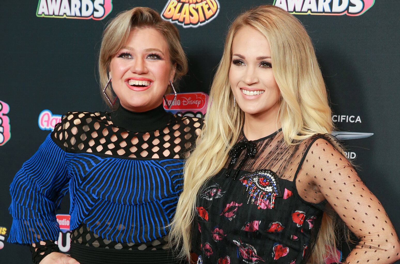 Kelly Clarkson e Carrie Underwood. Foto: Divulgação.